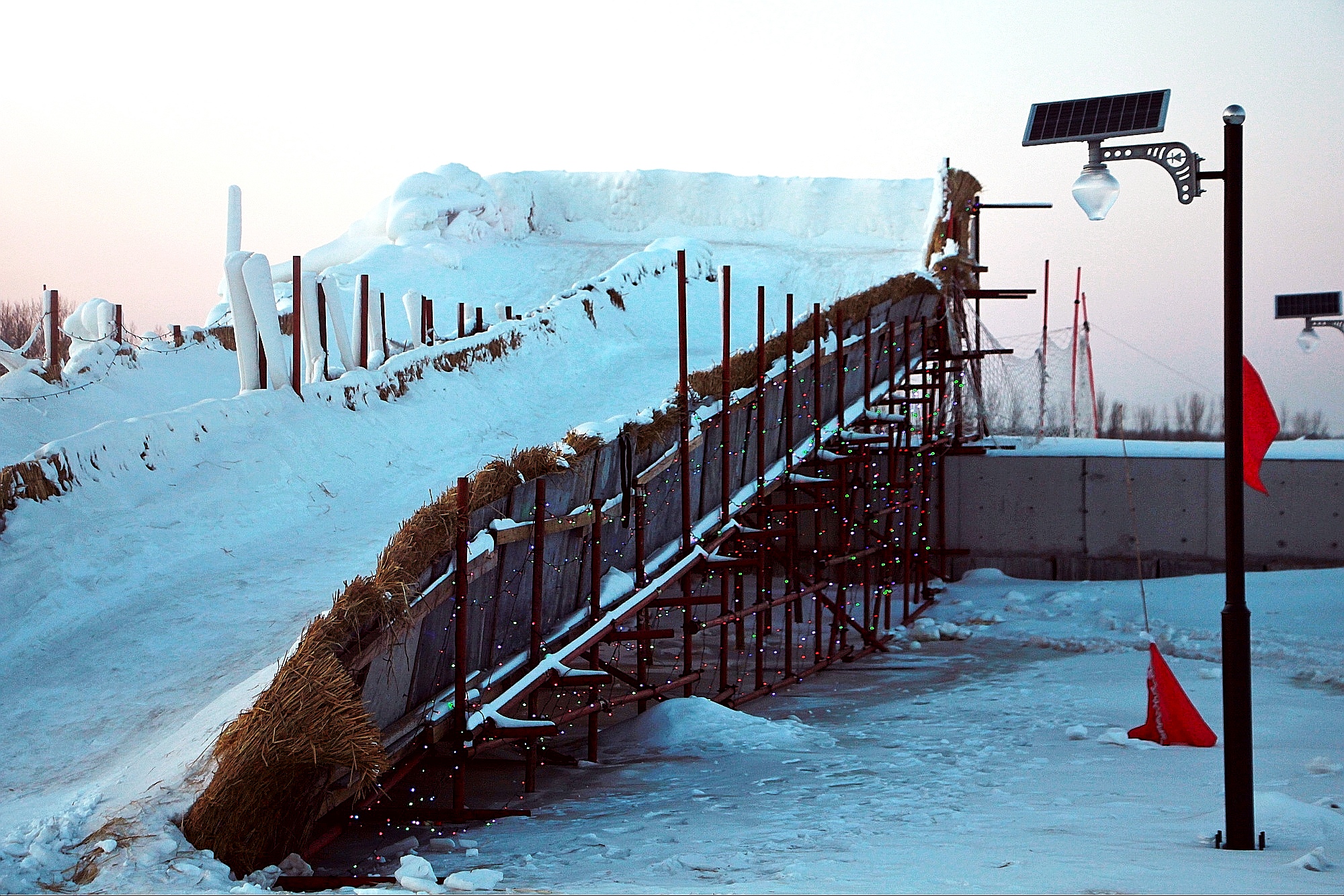 巨龍湖冰雪世界5.jpg